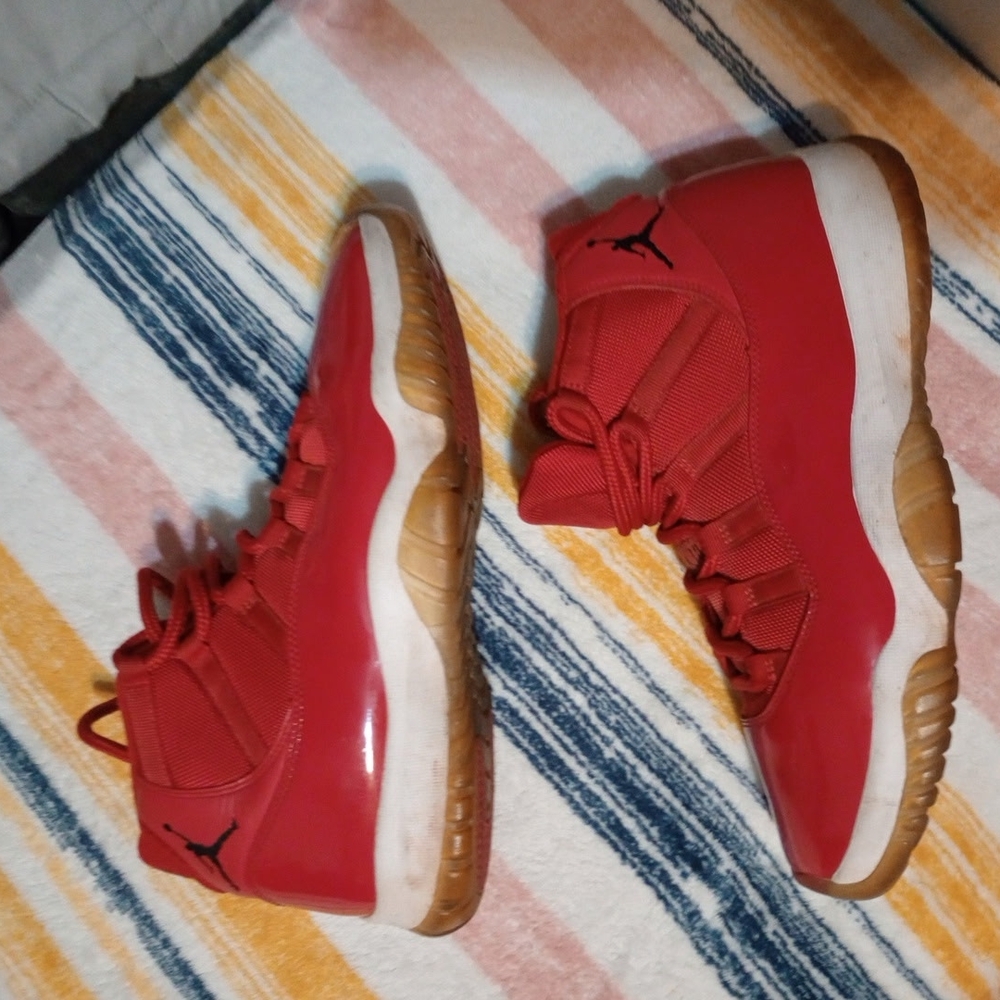 Jordan Athletic Shoes Red and Brown High-Top